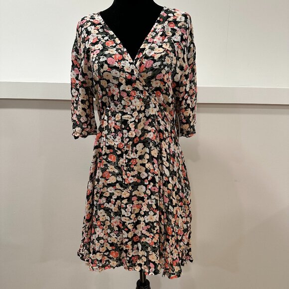 NWT Billabong Mini Dress Size Medium - Picture 1 of 12